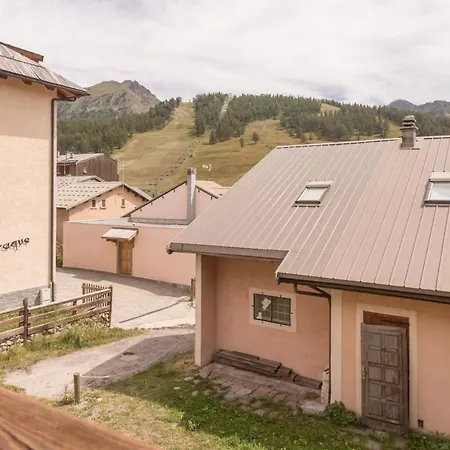 Trilocale Fronte Piste A Montgenevre Apartment Exterior photo